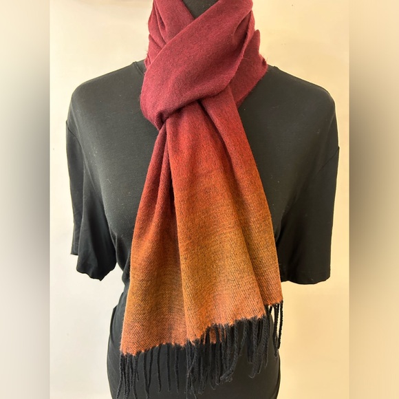 100% Cashmere Made in Scotland Scarf with Fringe (see description) - Picture 2 of 4